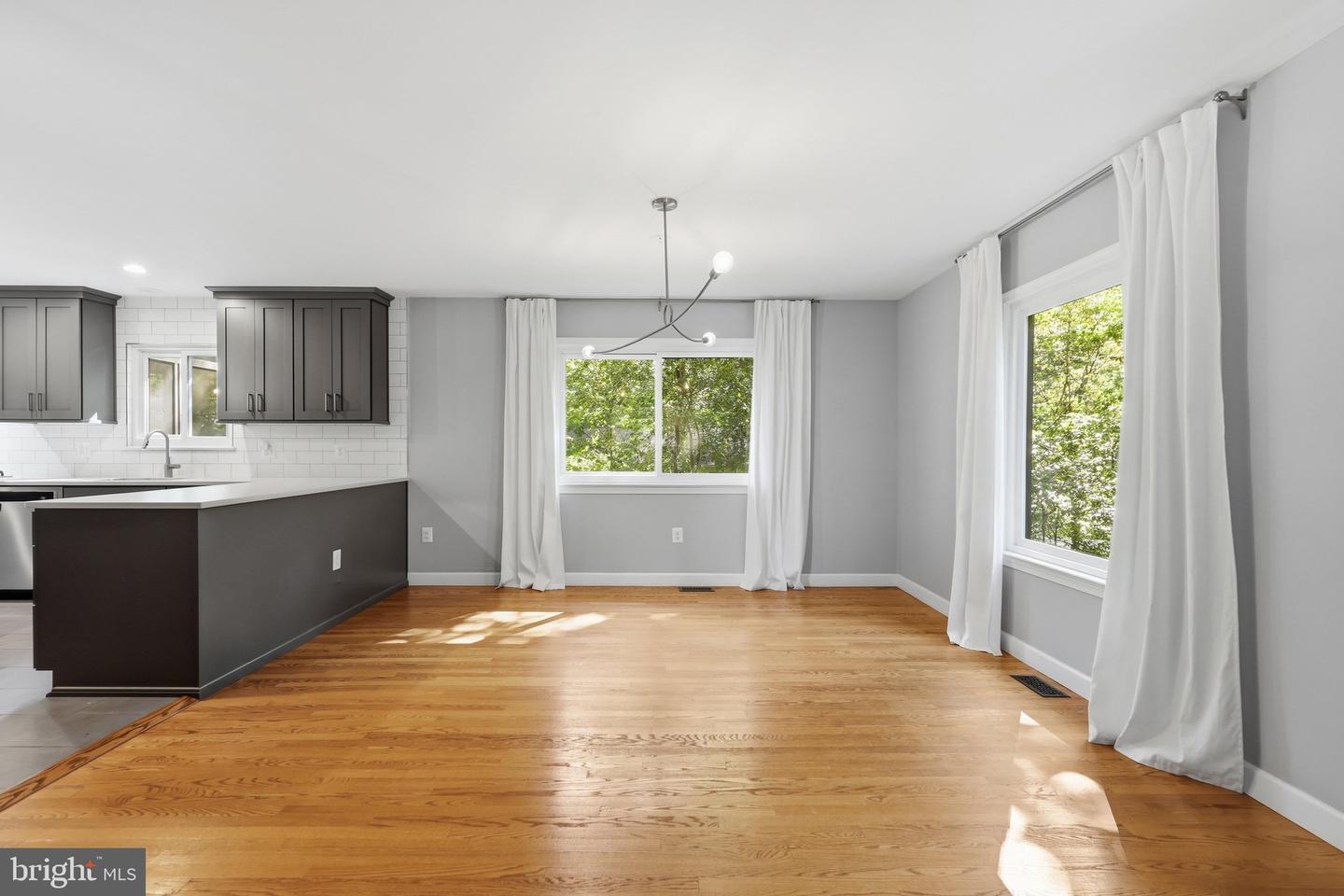 2025 Mock Orange Ct Property Photo 8