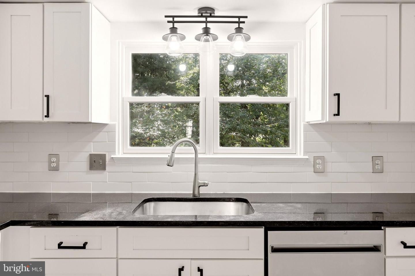 5986 Powells Landing Rd Property Photo 16