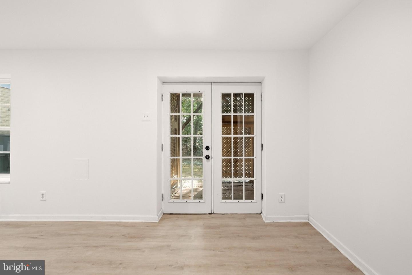 5986 Powells Landing Rd Property Photo 32