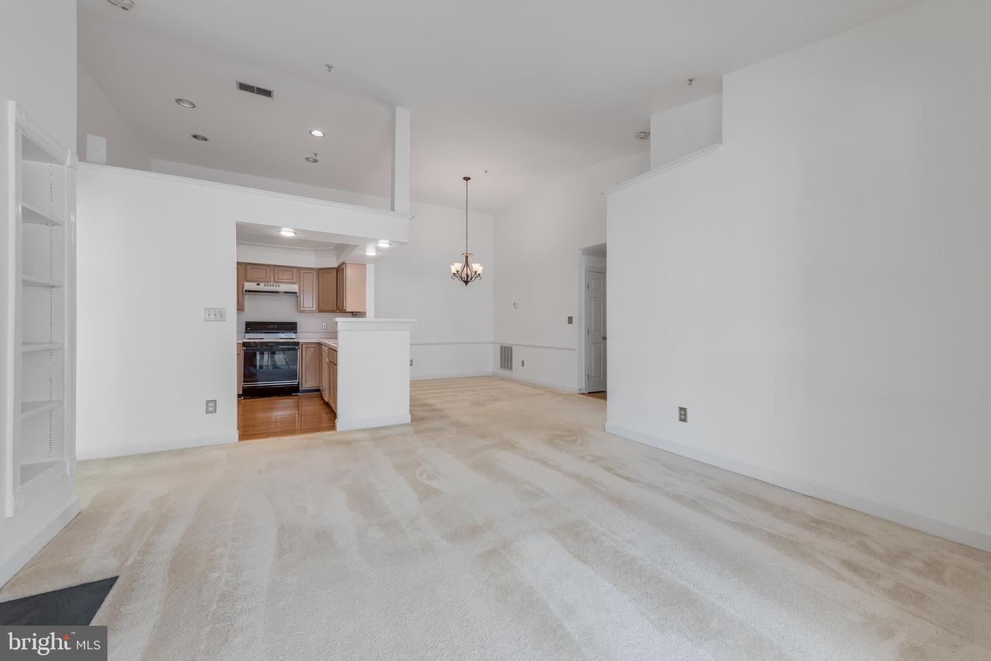 8301 Bluebird Way #k Property Photo 10