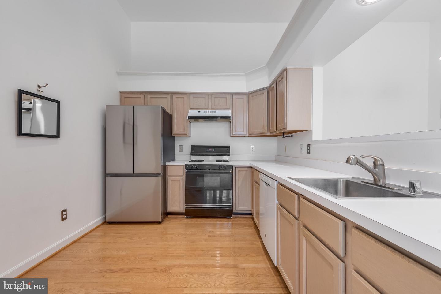 8301 Bluebird Way #k Property Photo 13