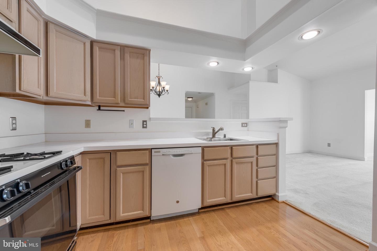 8301 Bluebird Way #k Property Photo 15