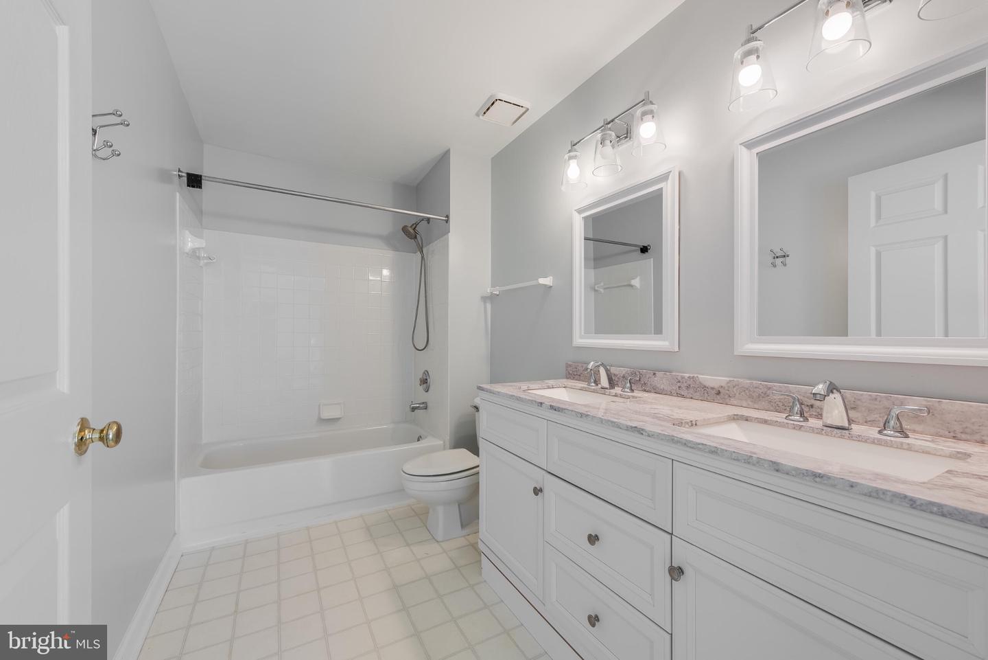 8301 Bluebird Way #k Property Photo 24