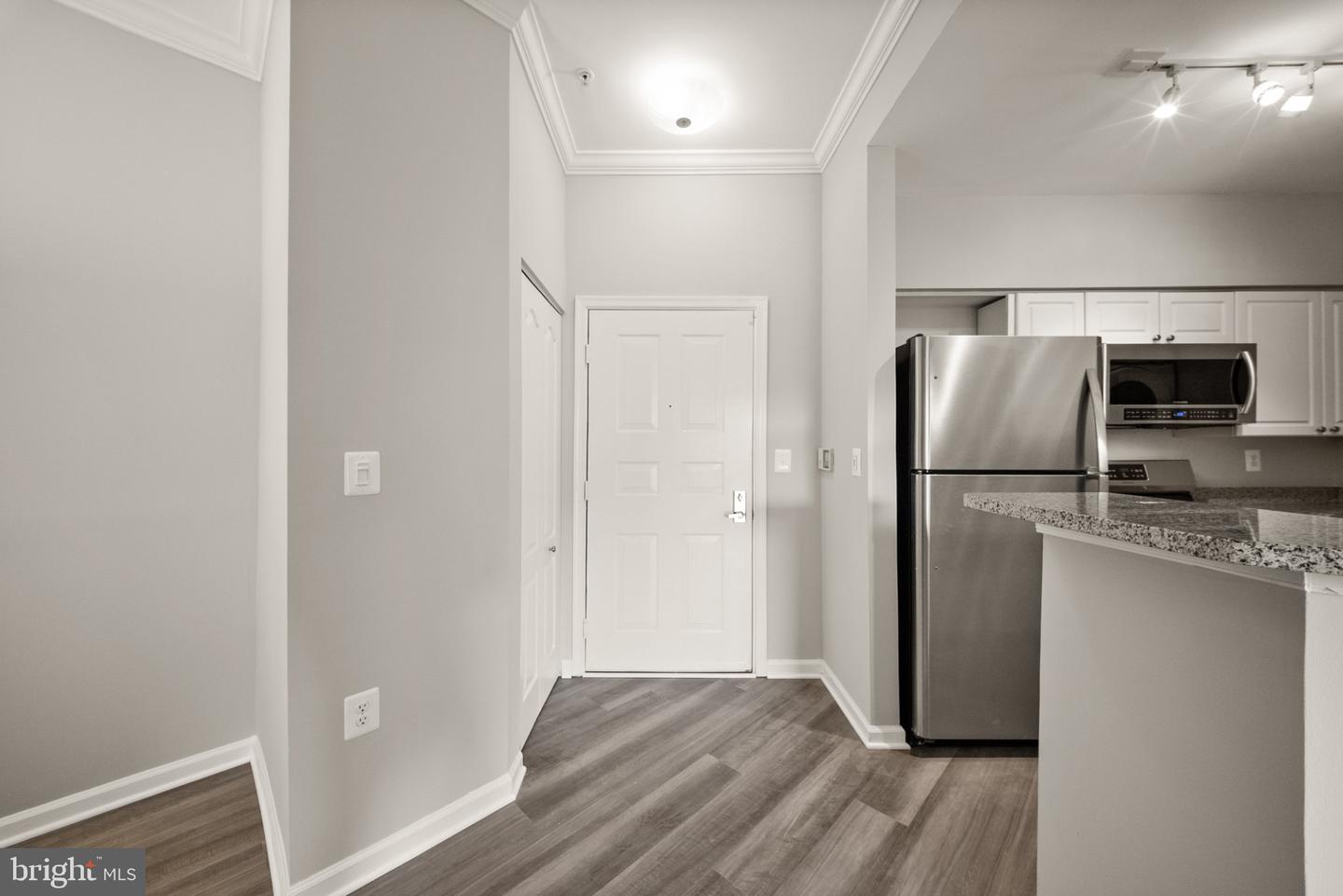 12913 Alton Sq #411 Property Photo 7