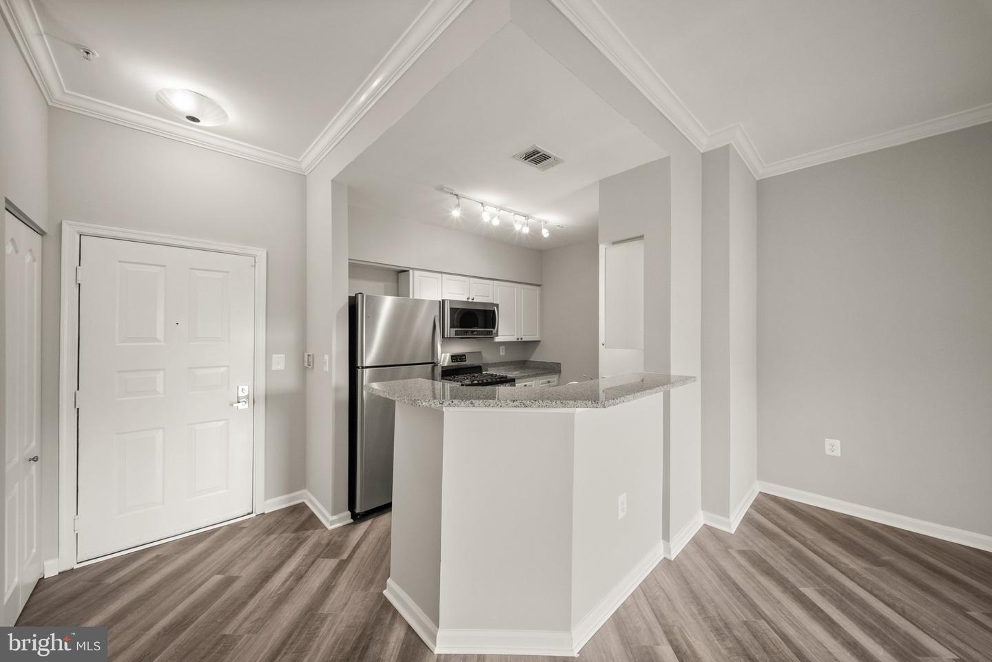 12913 Alton Sq #411 Property Photo 8