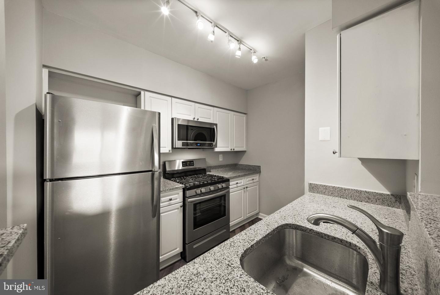 12913 Alton Sq #411 Property Photo 9