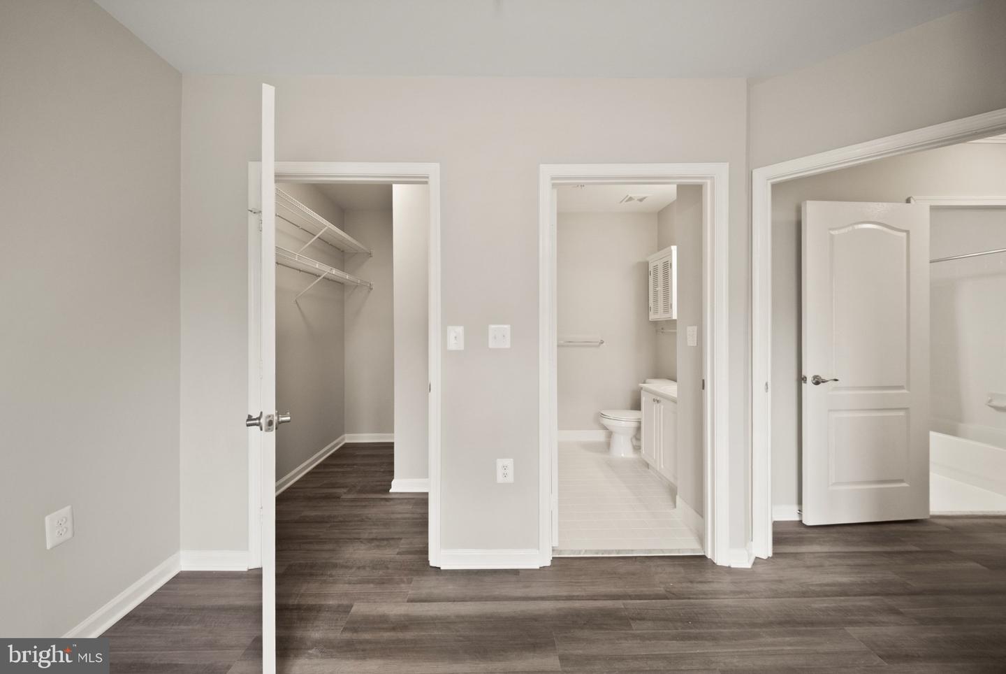 12913 Alton Sq #411 Property Photo 24