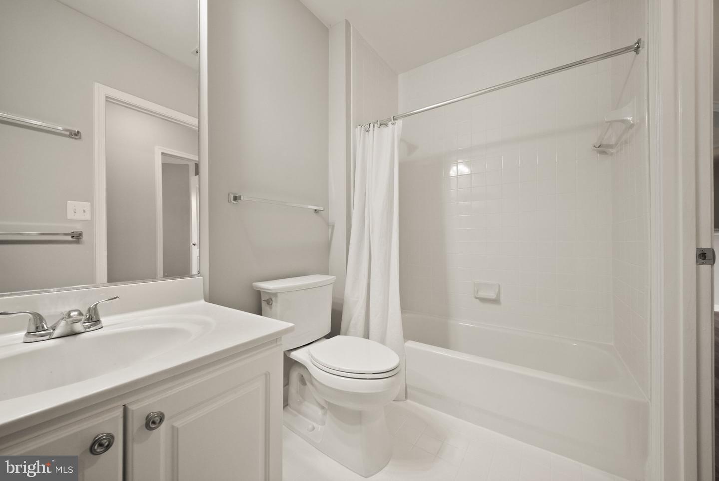 12913 Alton Sq #411 Property Photo 30