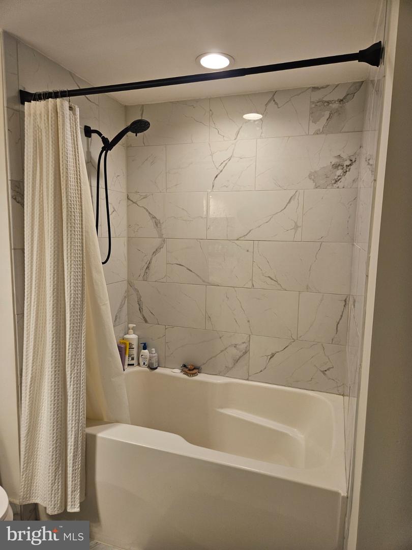 4480 Market Commons Dr #713 Property Photo 12