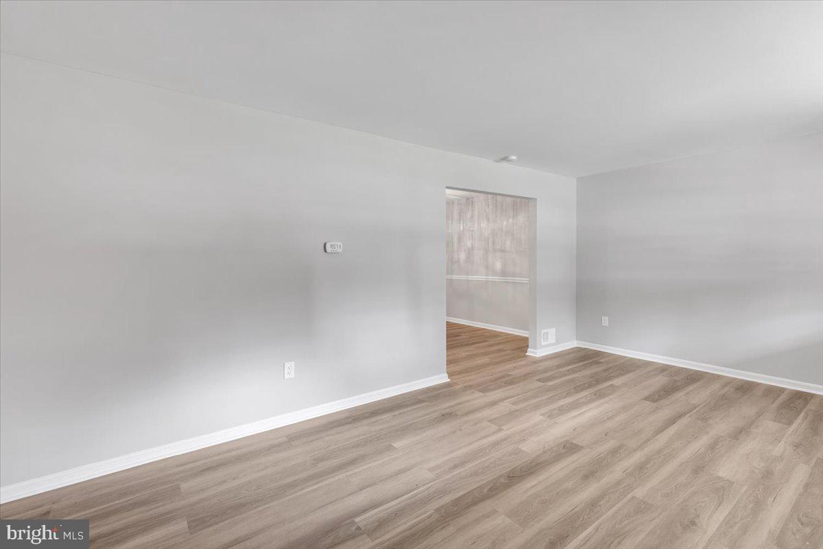 5605 Ventnor Ln Property Photo 3