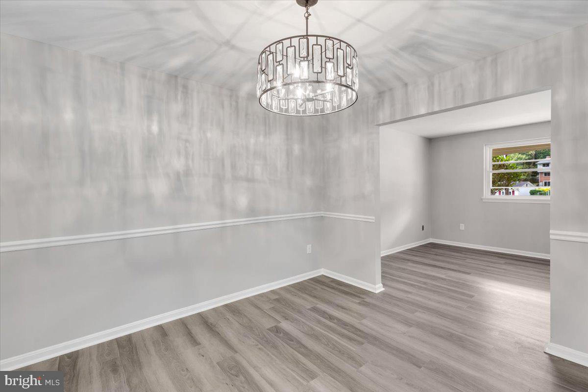 5605 Ventnor Ln Property Photo 6