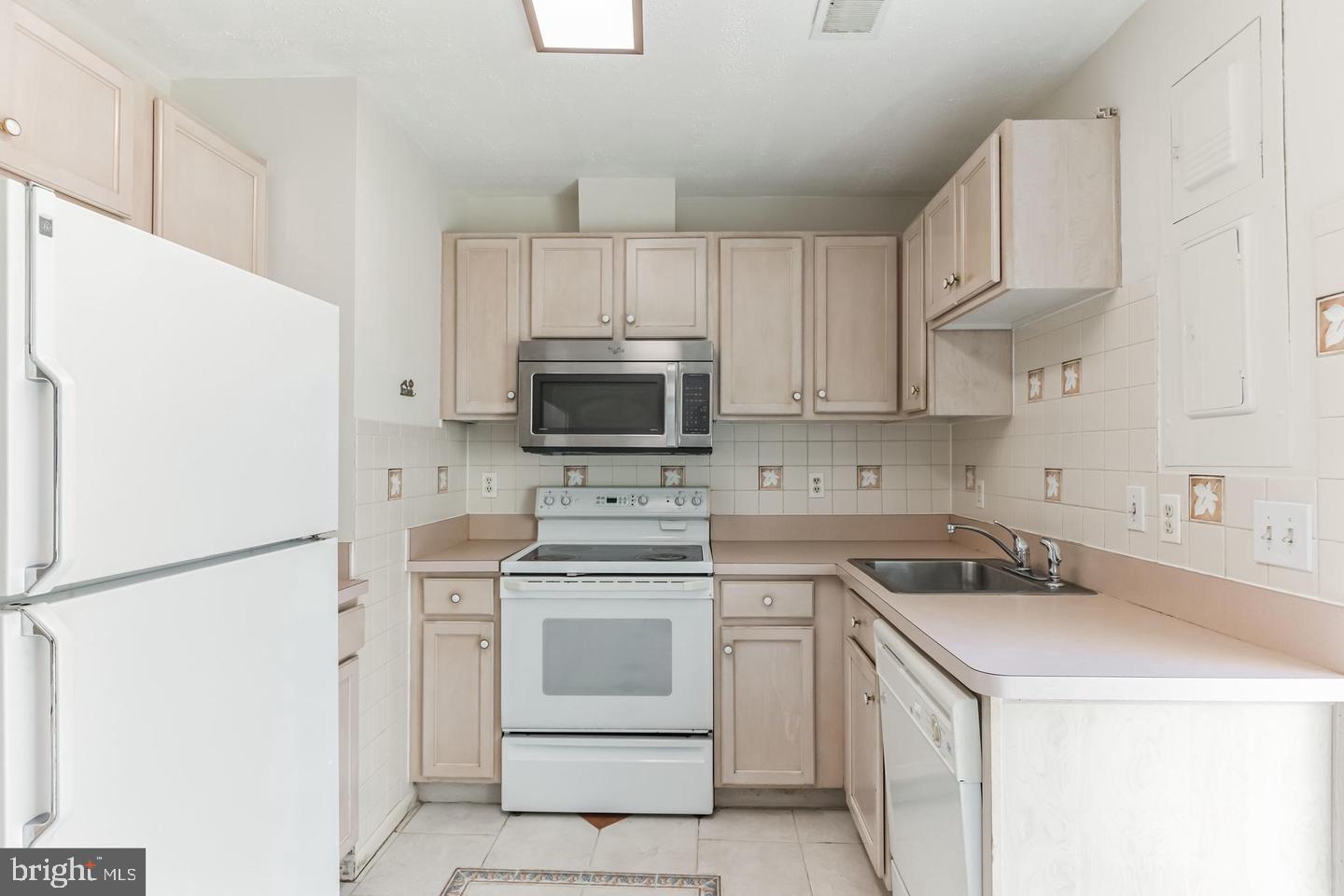 13802 Sauterne Way Property Photo 9