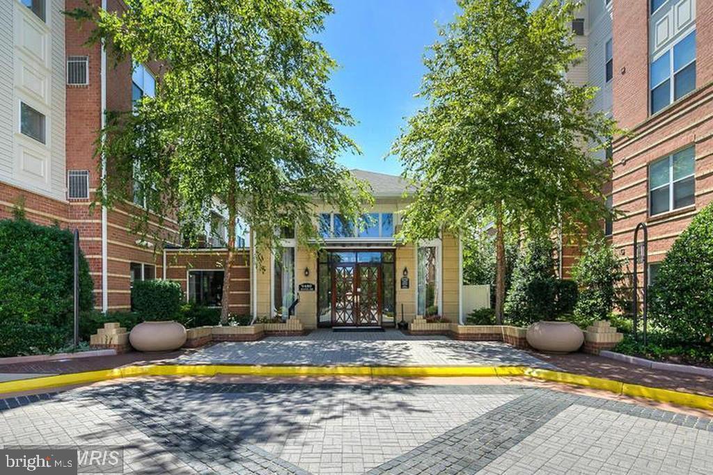 9490 VIRGINIA CENTER BLVD #323 Property Photo 1