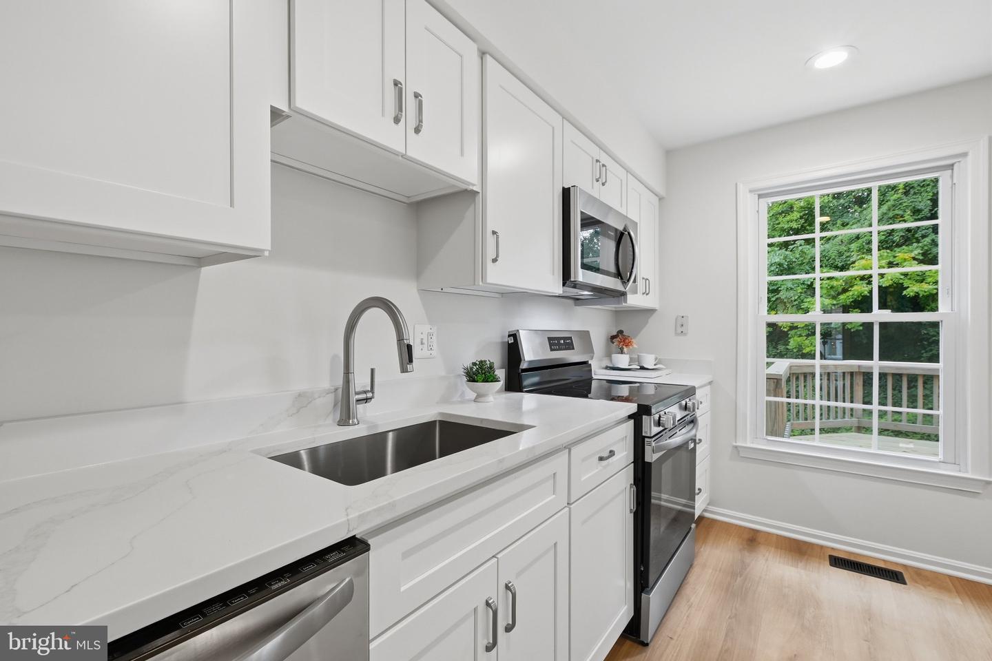 6351 Buffie Ct Property Photo 7