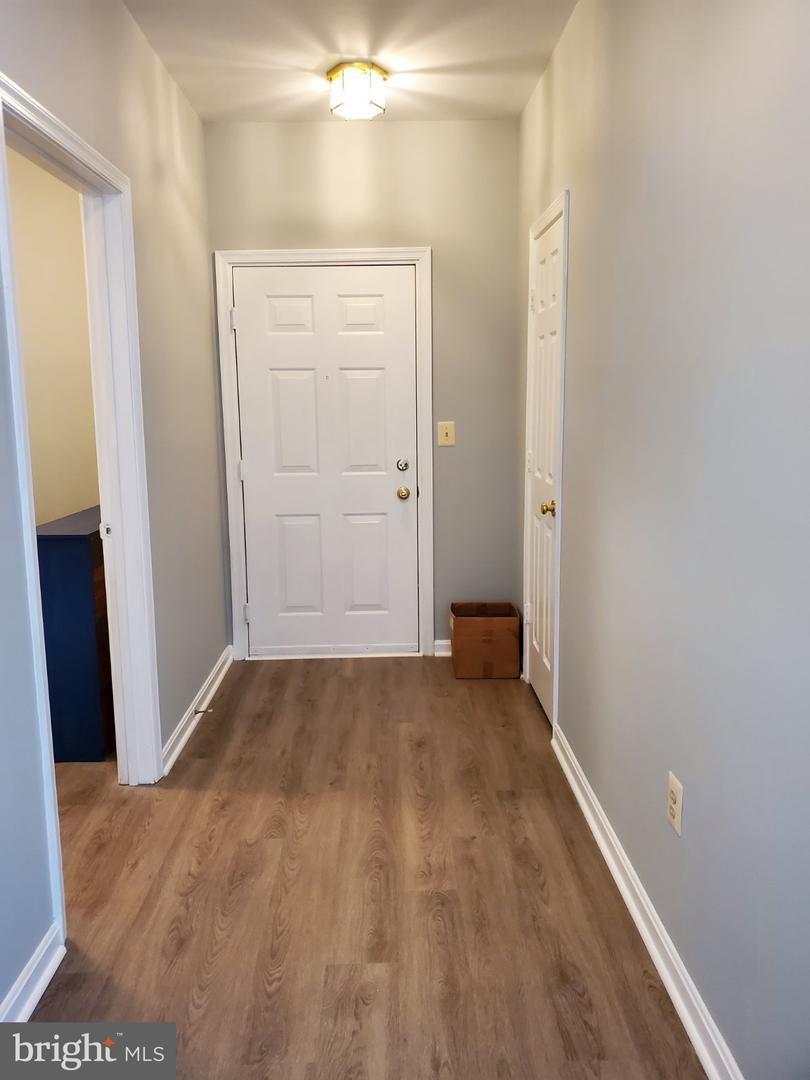 11314 Westbrook Mill Ln #201 Property Photo 5