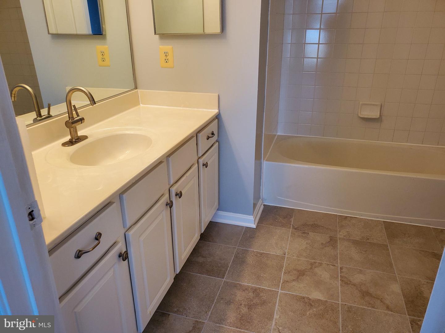 11314 Westbrook Mill Ln #201 Property Photo 15