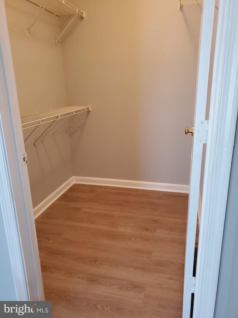 11314 Westbrook Mill Ln #201 Property Photo 16