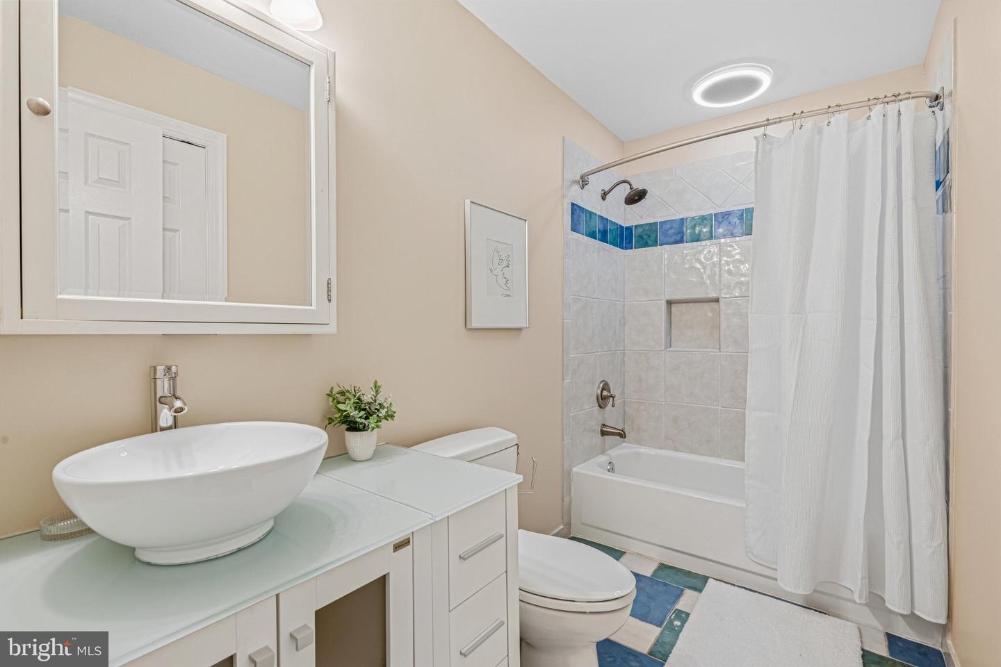 1236 Tottenham Ct Property Photo 49