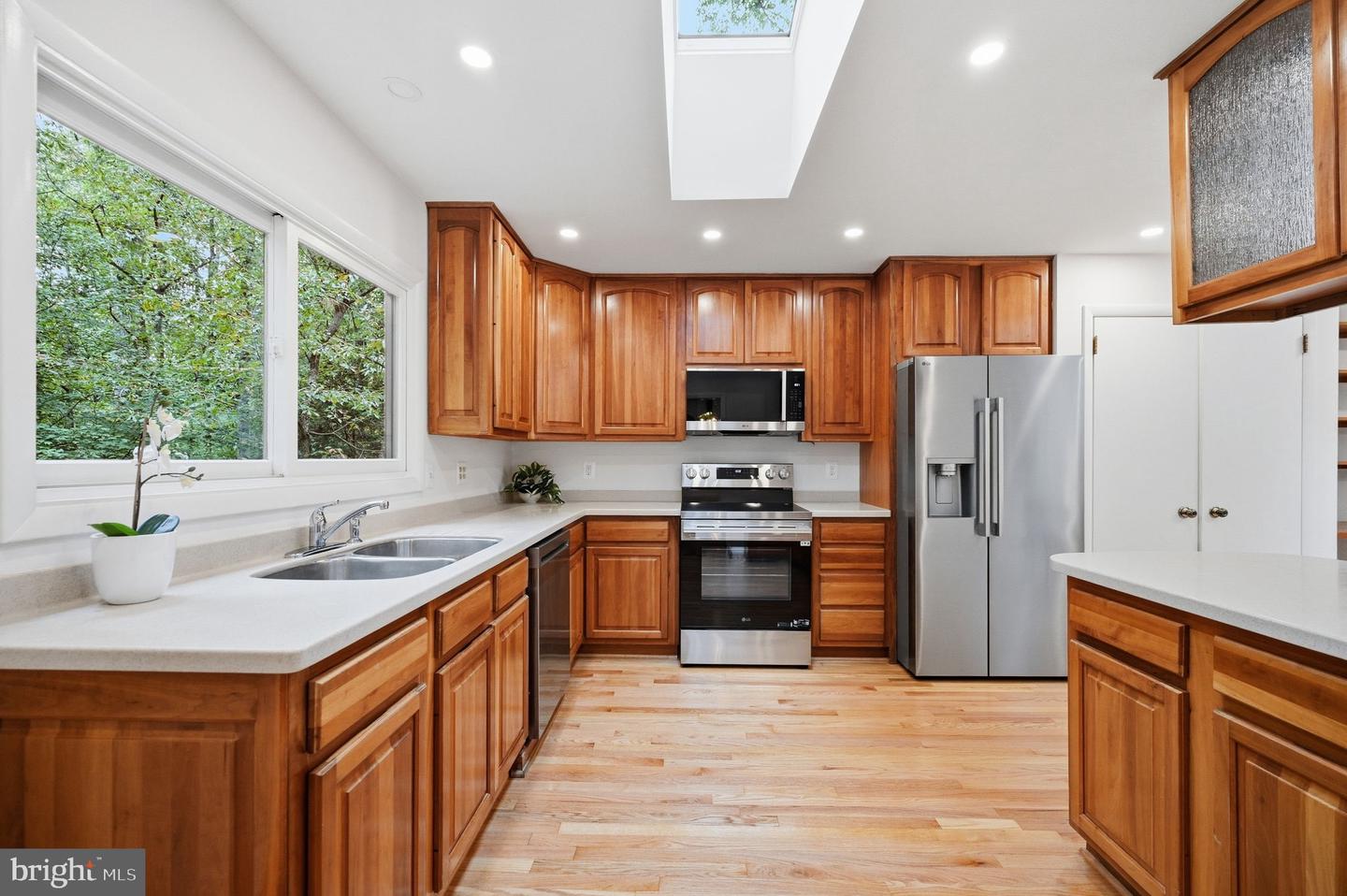 10411 Hunter Ridge Dr Property Photo 4