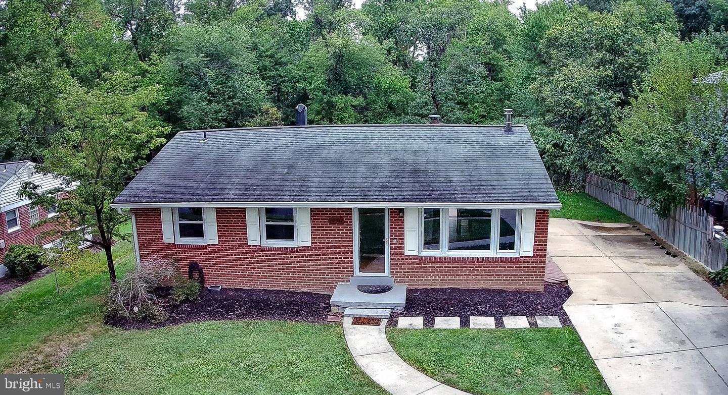 8901 Lagrange St Property Photo 7