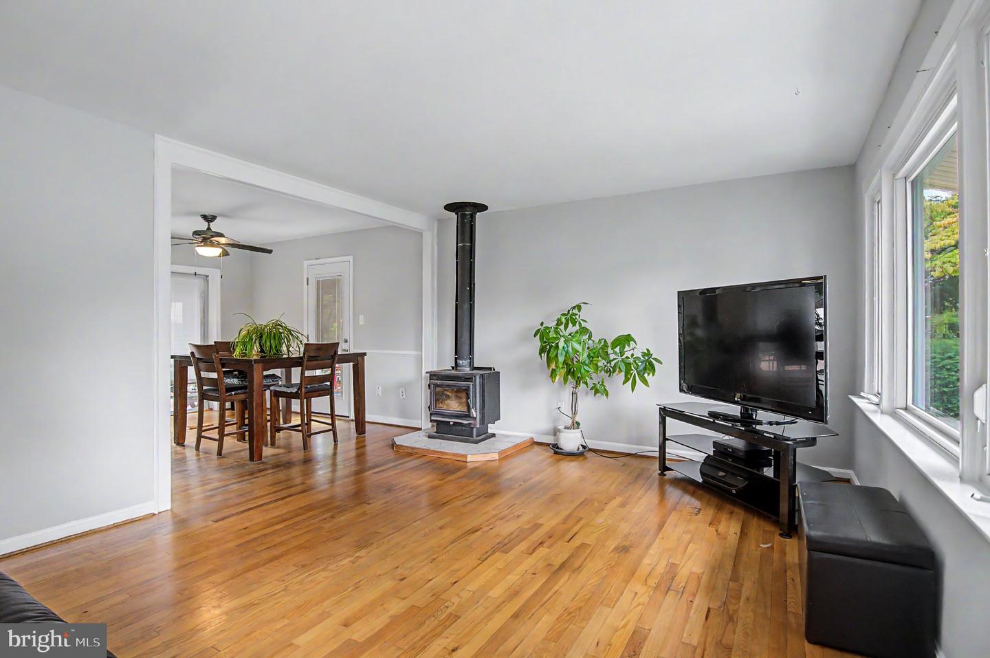 8901 Lagrange St Property Photo 24