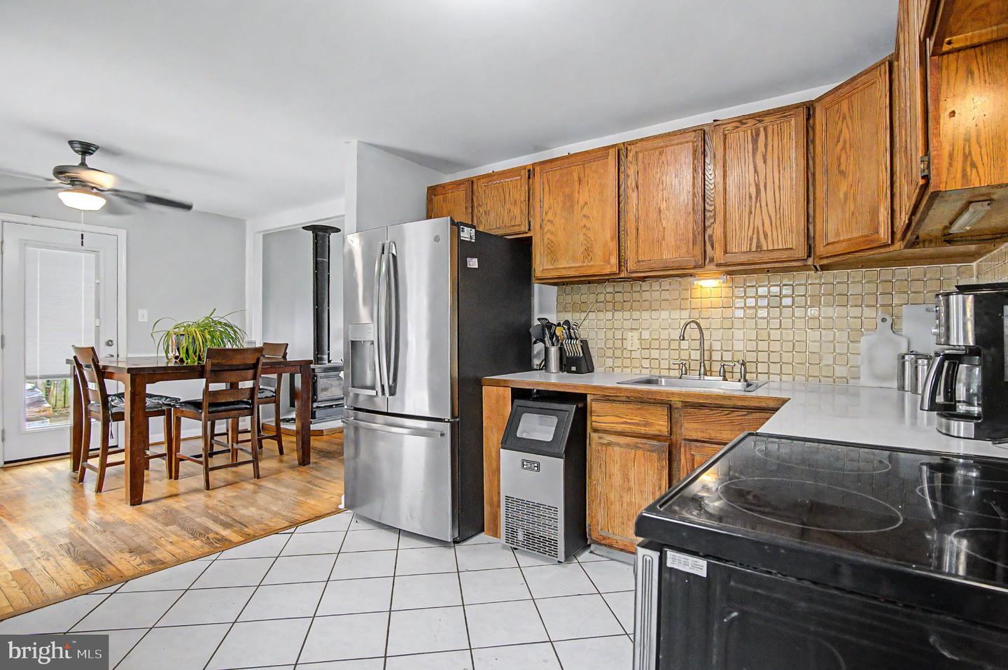 8901 Lagrange St Property Photo 32
