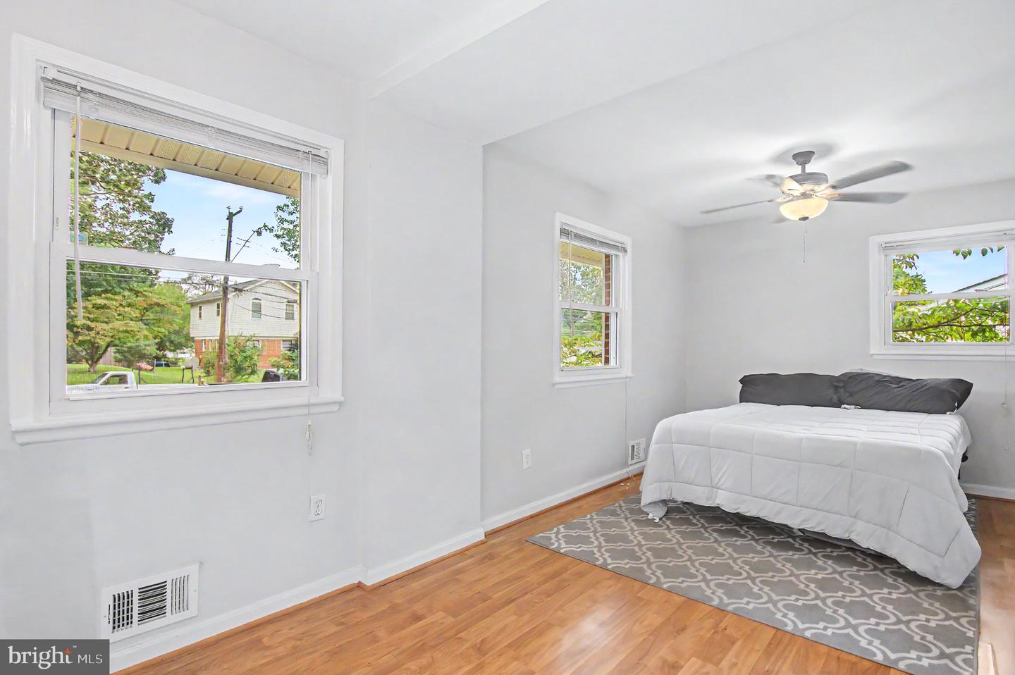 8901 Lagrange St Property Photo 35