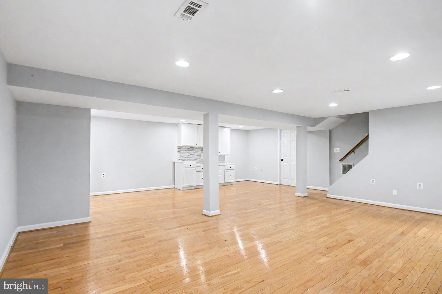 8901 Lagrange St Property Photo 49