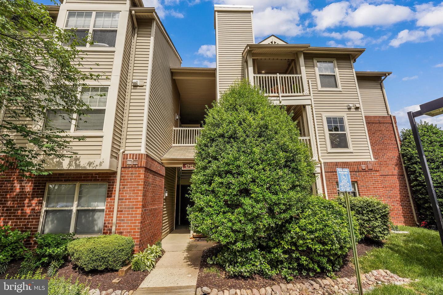 1712 ABERCROMBY CT #E Property Photo 1