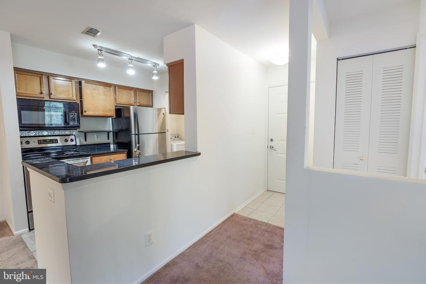 1712 Abercromby Ct #e Property Photo 2