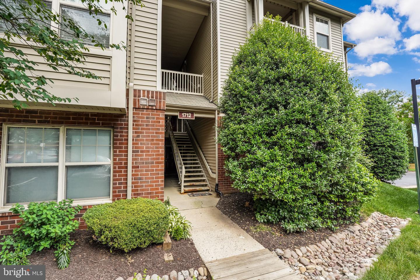 1712 Abercromby Ct #e Property Photo 4