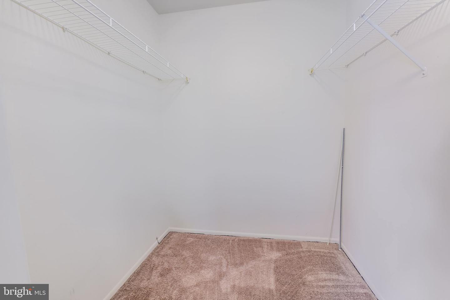 1712 Abercromby Ct #e Property Photo 8