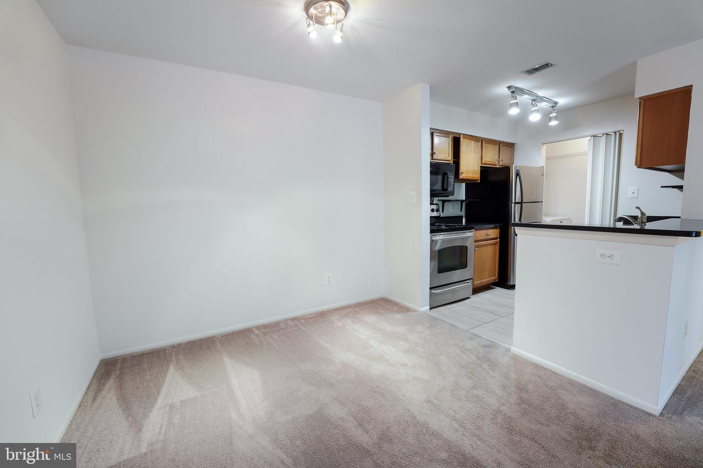 1712 Abercromby Ct #e Property Photo 13