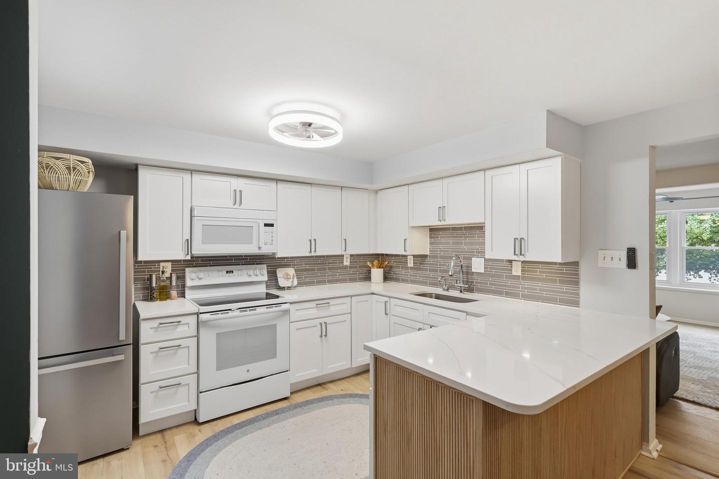 5710 Round Top Property Photo 9