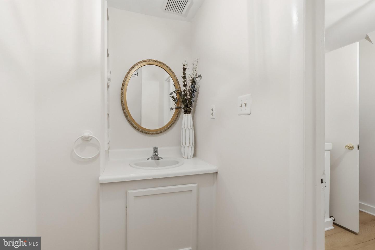 5710 Round Top Property Photo 19