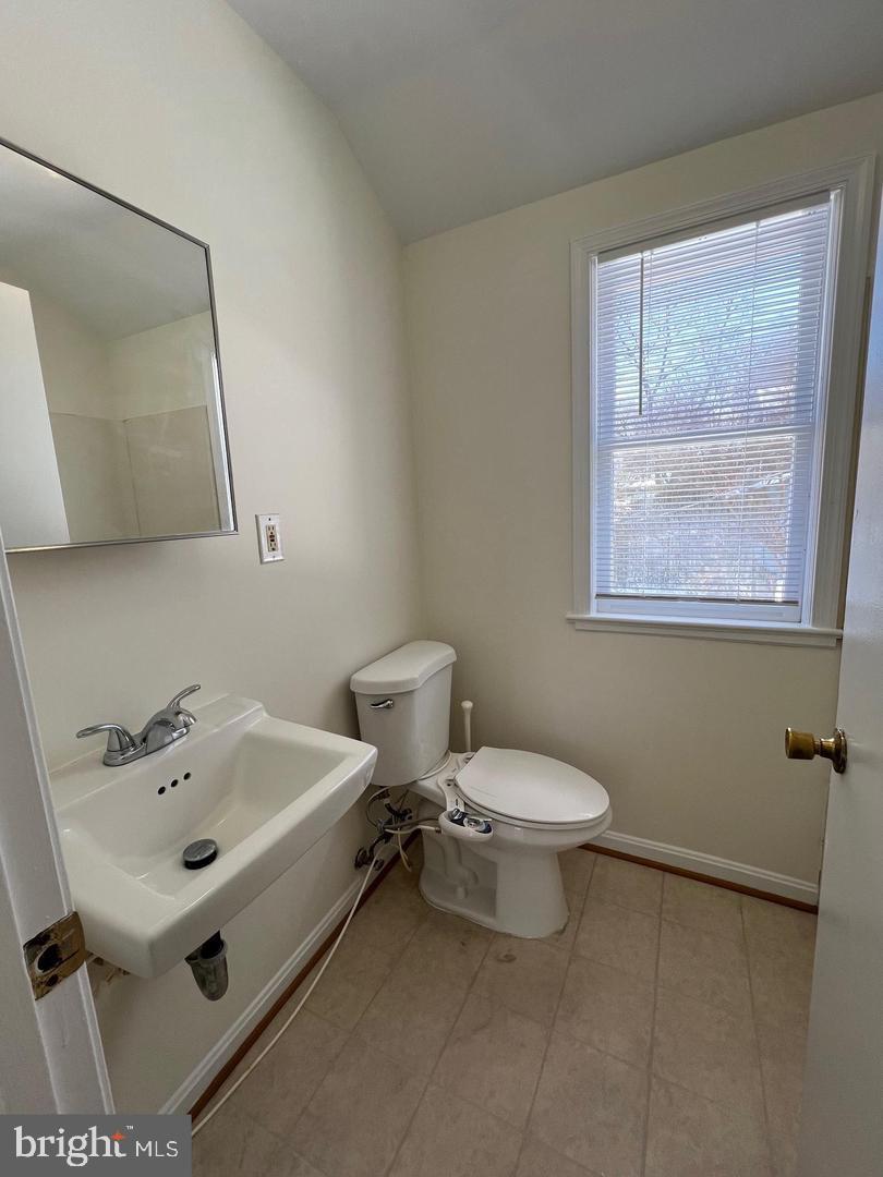 5831 Edgehill Dr Property Photo 22