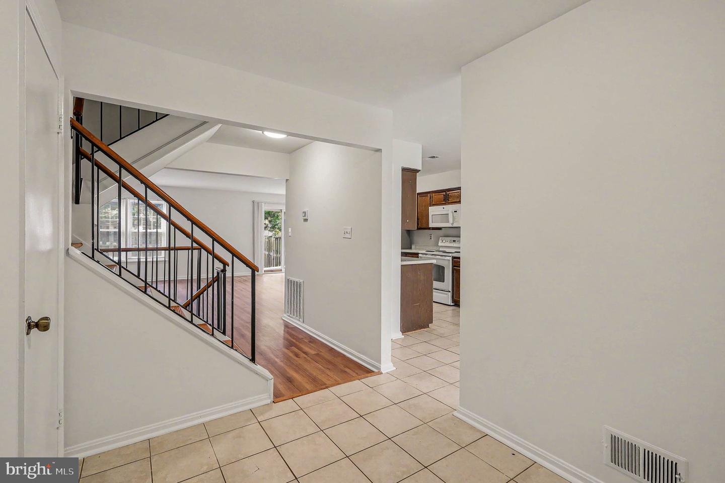 3210 Gemstone Ct Property Photo 3