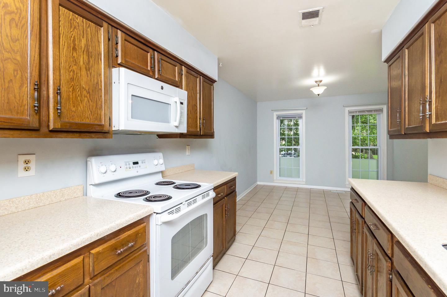 3210 Gemstone Ct Property Photo 6
