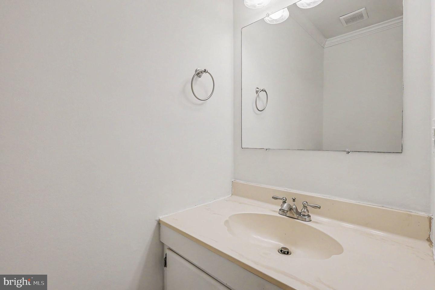 3210 Gemstone Ct Property Photo 9