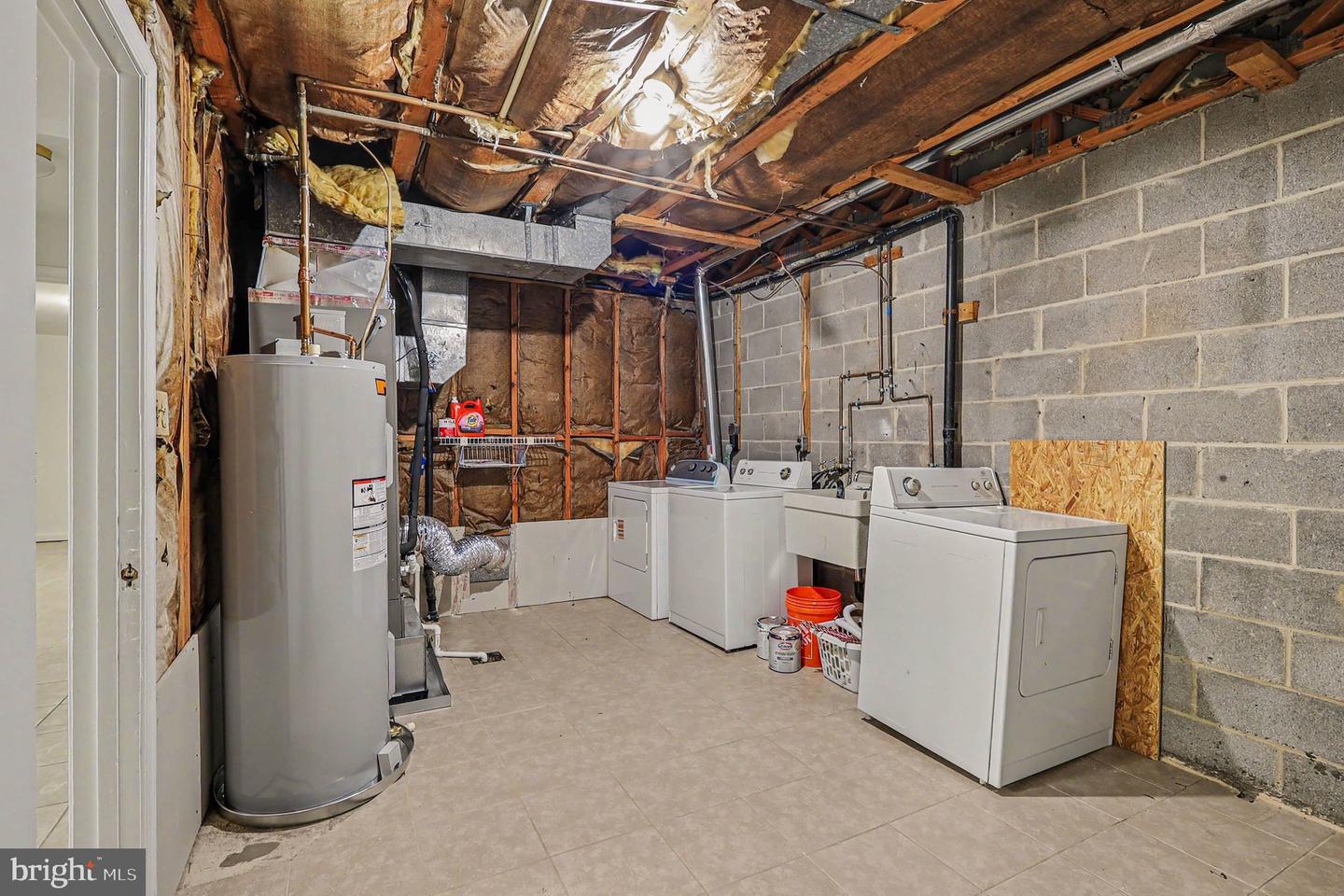 3210 Gemstone Ct Property Photo 26