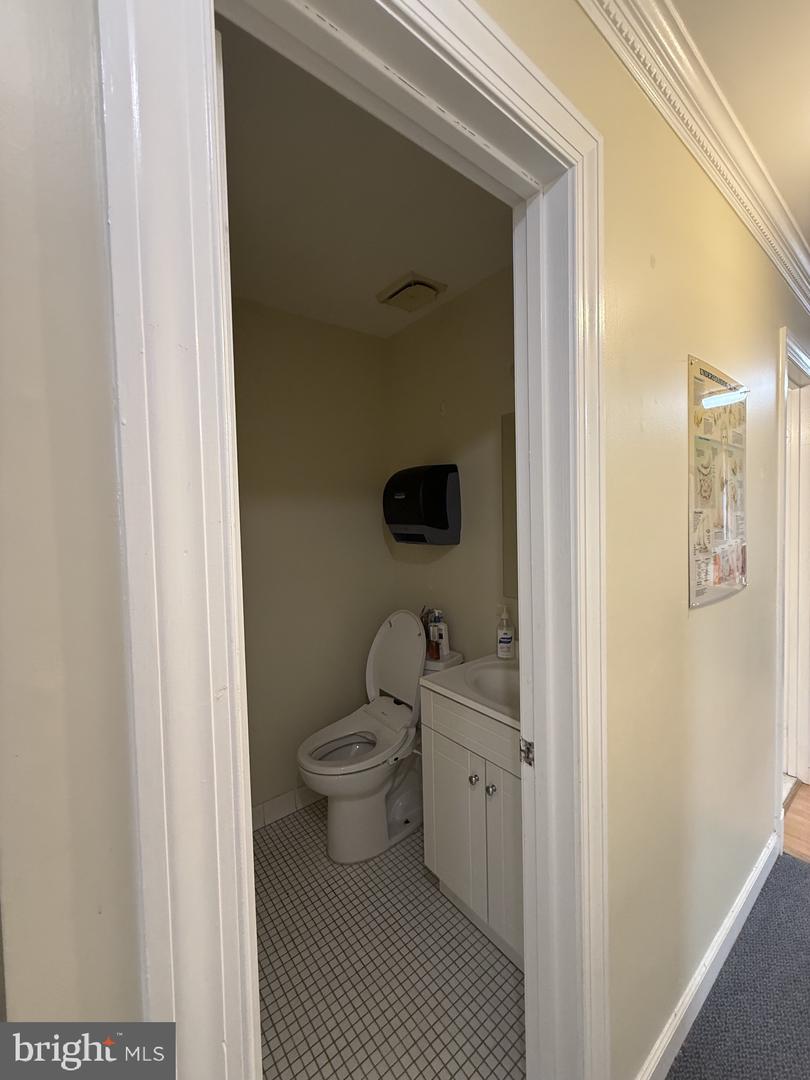 2102 Gallows Rd #d Property Photo 10