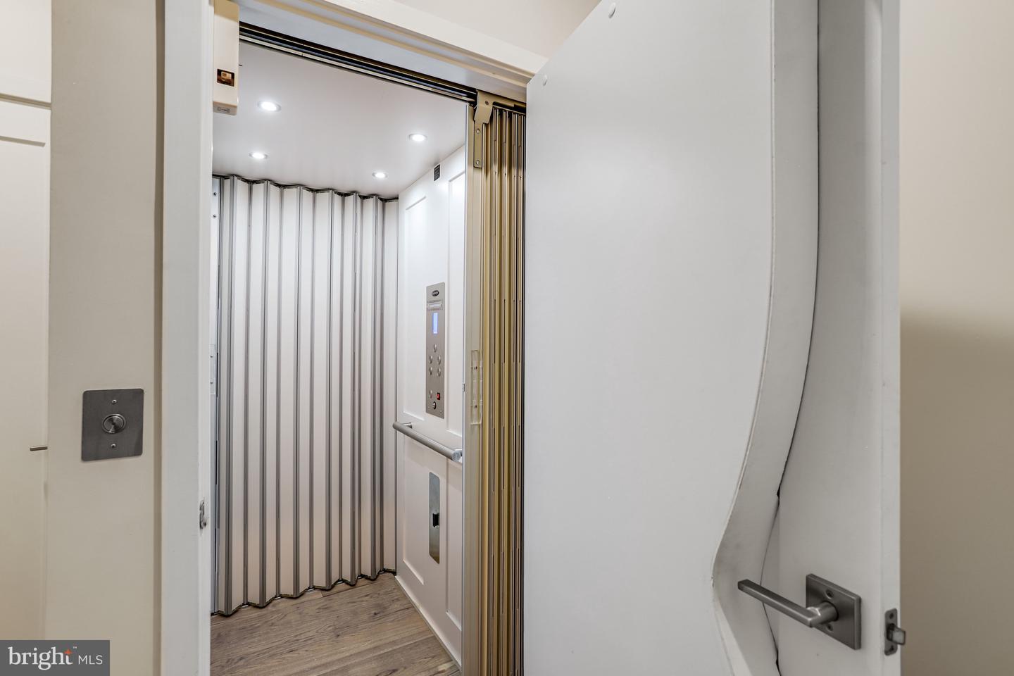 7459 Backett Wood Ter Property Photo 10