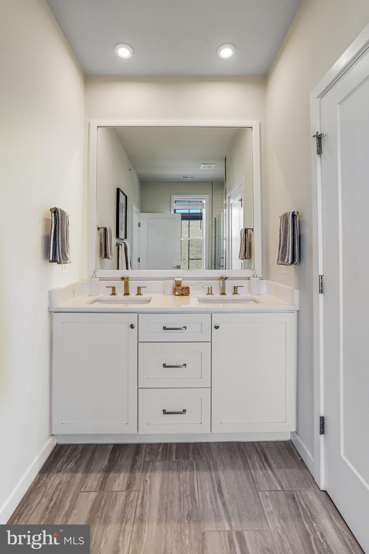 7459 Backett Wood Ter Property Photo 40