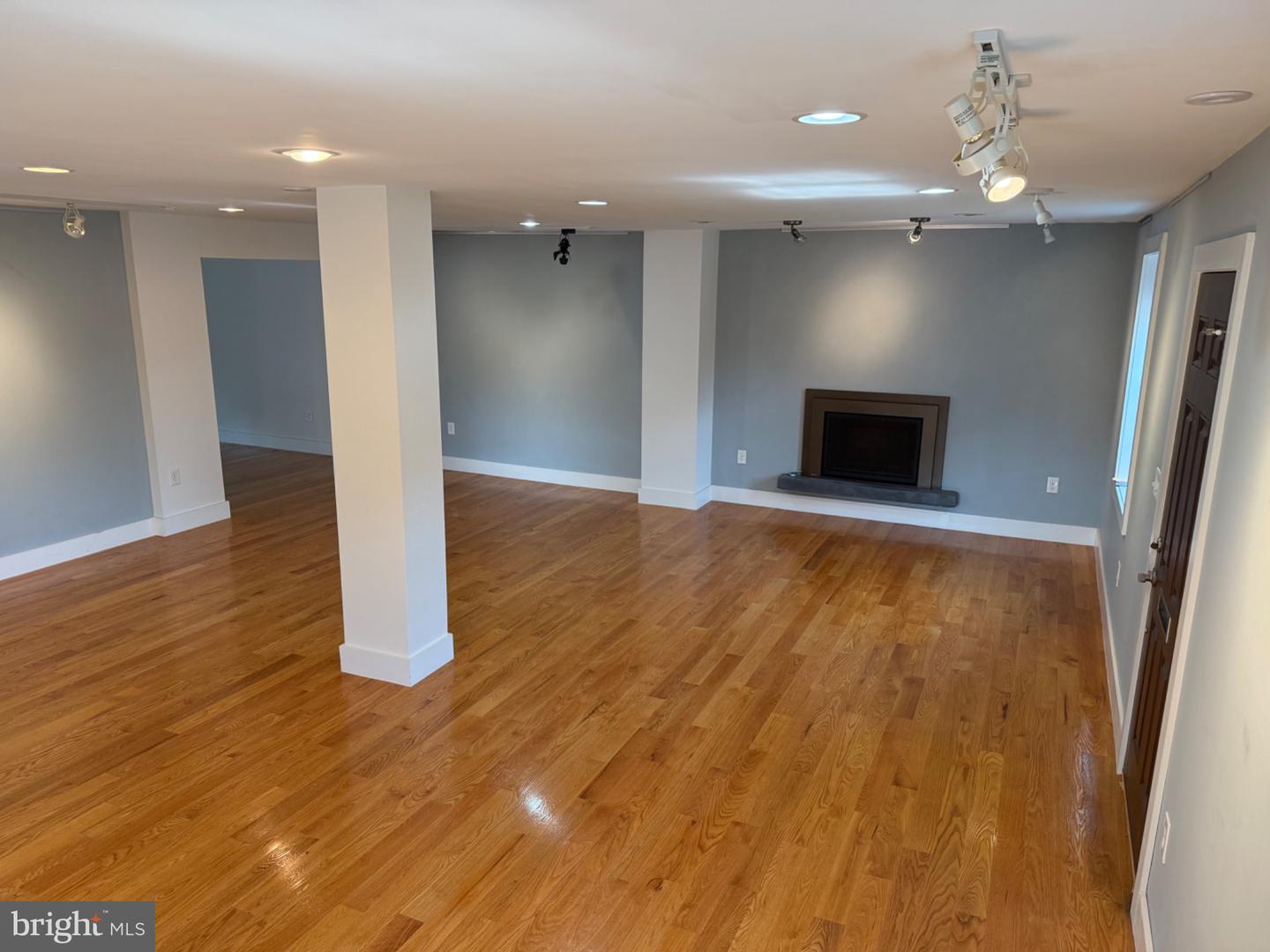 3405 Clayborne Ave Property Photo 3