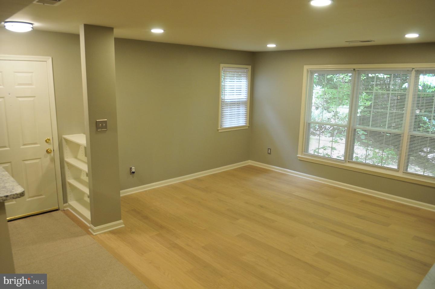 2221 Lovedale Ln #c Property Photo 2
