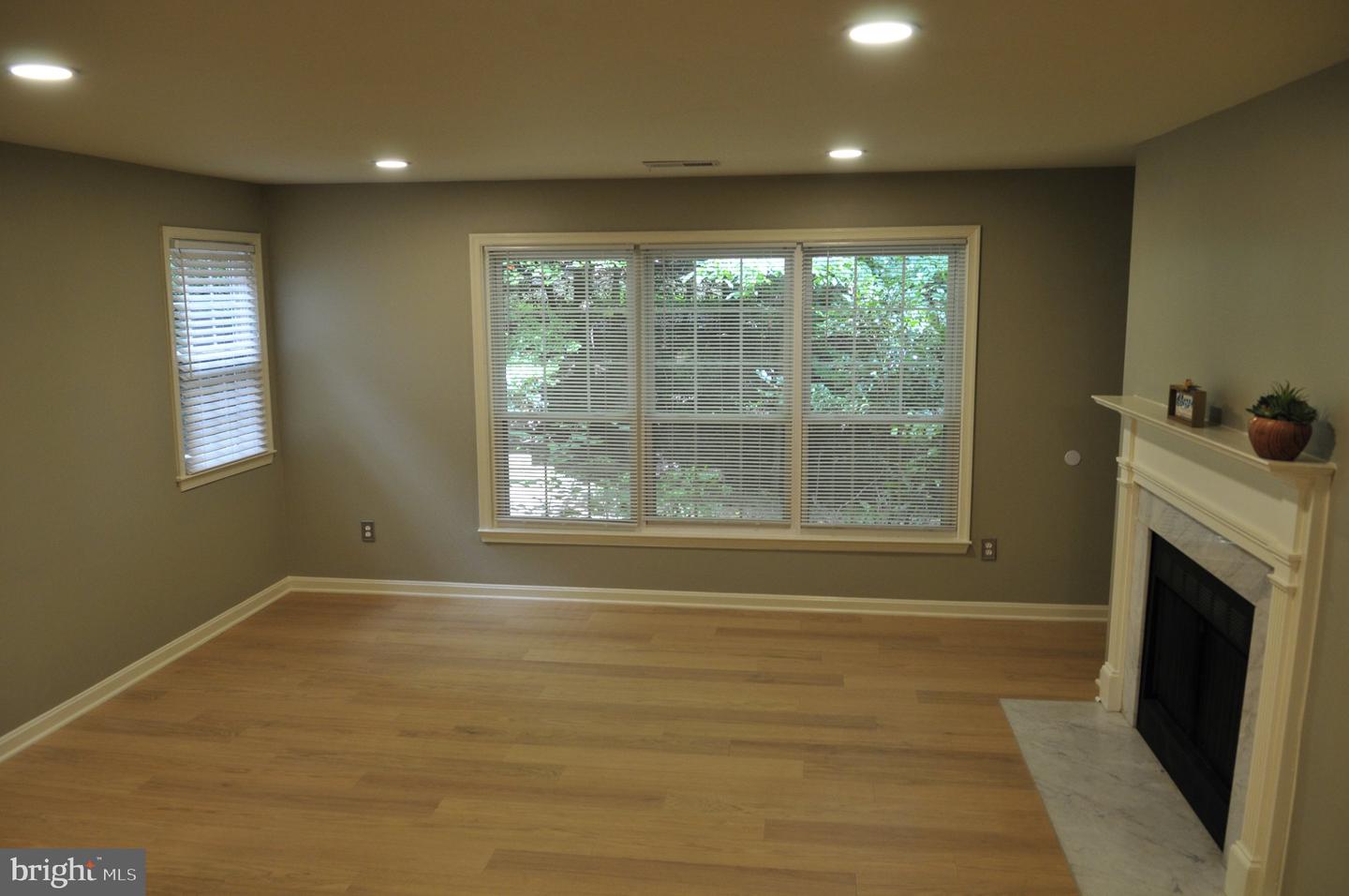 2221 Lovedale Ln #c Property Photo 3