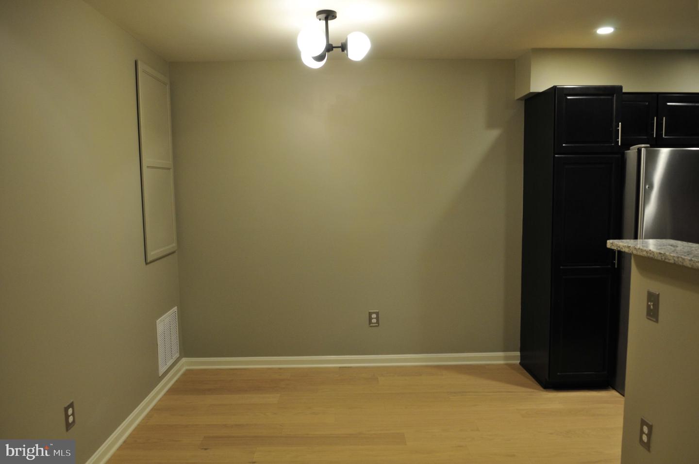 2221 Lovedale Ln #c Property Photo 6