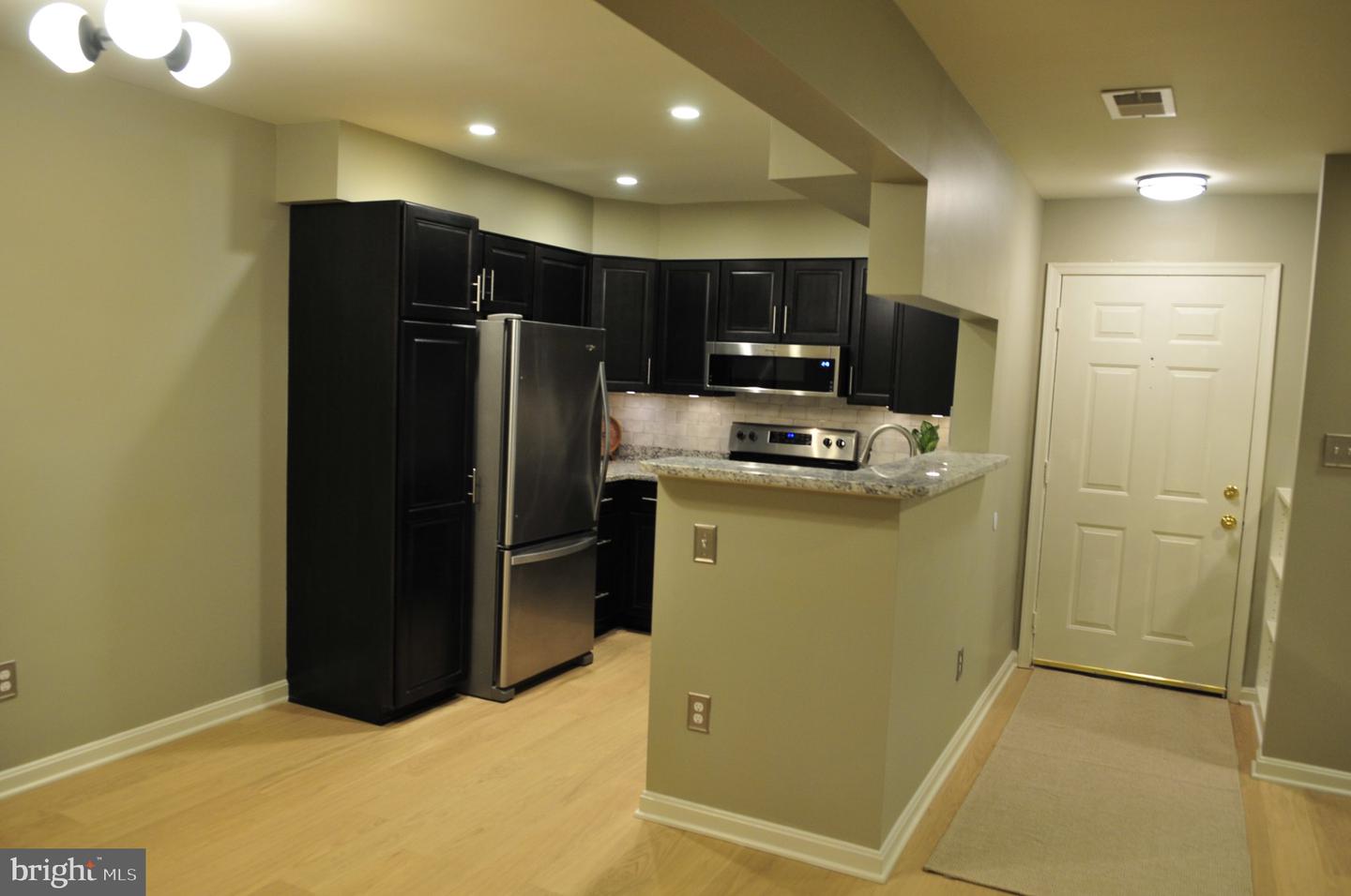 2221 Lovedale Ln #c Property Photo 7