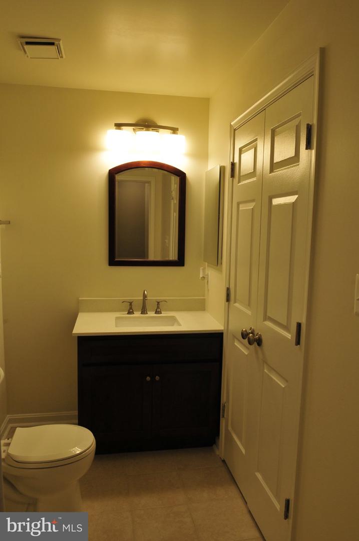 2221 Lovedale Ln #c Property Photo 21