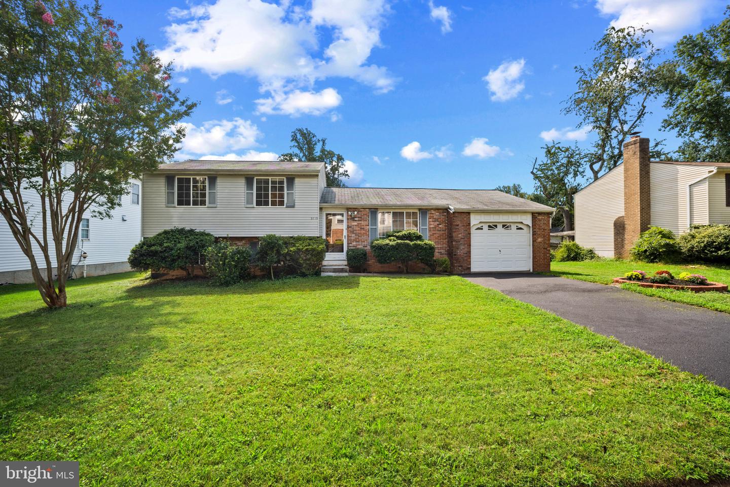 9715 Water Oak Dr Property Photo 1